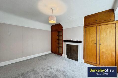 Bedroom 1 (2)