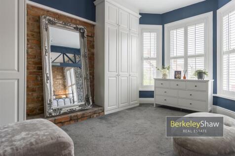 Bedroom 1 (2)