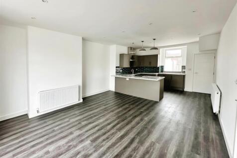 Open Plan Lounge / Kitchen