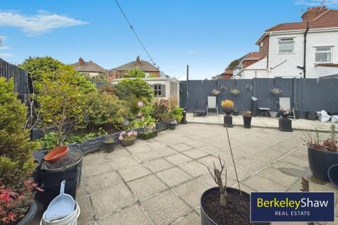 Rear garden (2)