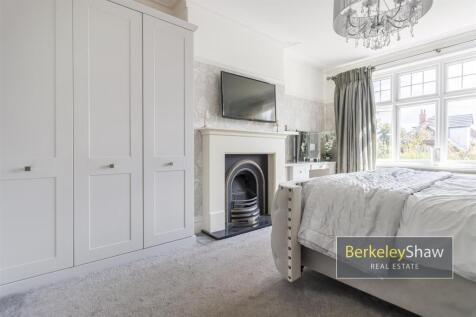 Bedroom 1 (2)