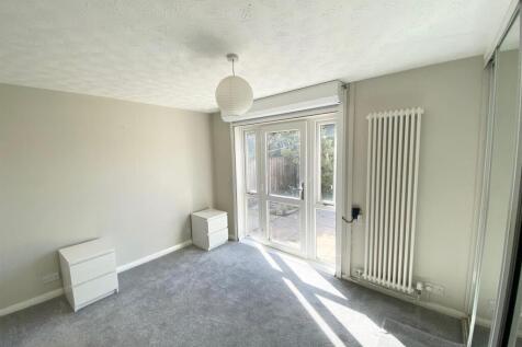 Bedroom 1.jpg