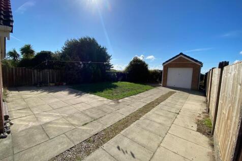 Rear Garden 1.jpg