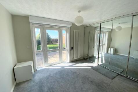 Bedroom 1 a.jpg