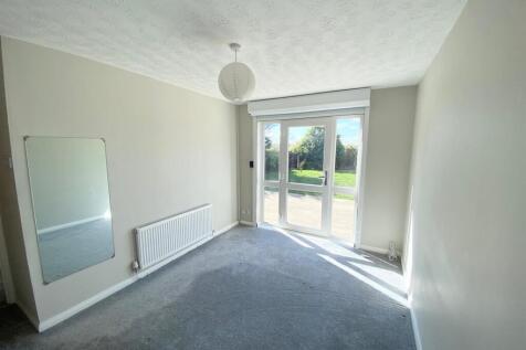 Bedroom 2a.jpg
