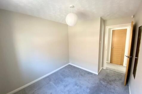 Bedroom 3 a.jpg