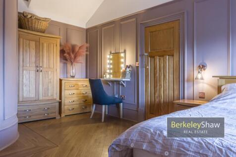 Master bedroom (2)