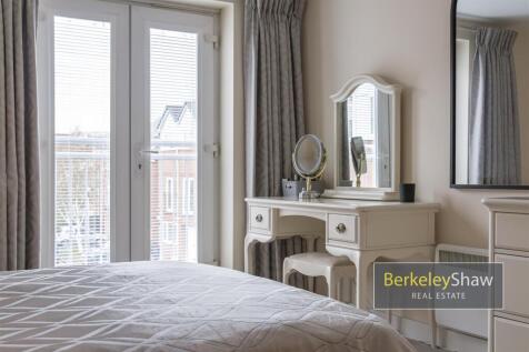 Master bedroom (2)