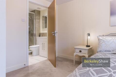 Master bedroom (3)