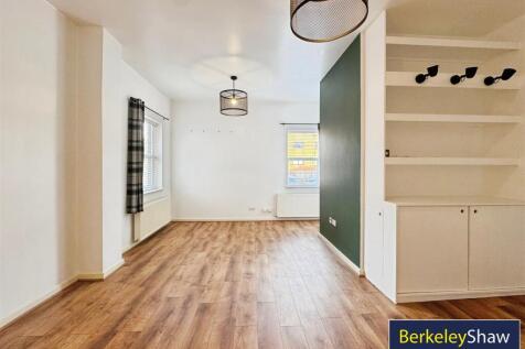 Open plan kitchen diner/living (3)