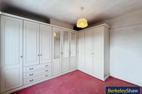 Bedroom 2 (2)