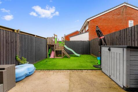 Lakeside View-Rear garden