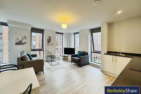 Kitchen diner/living area (2)