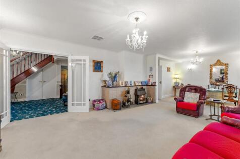 Margaret Road - Lounge (2)