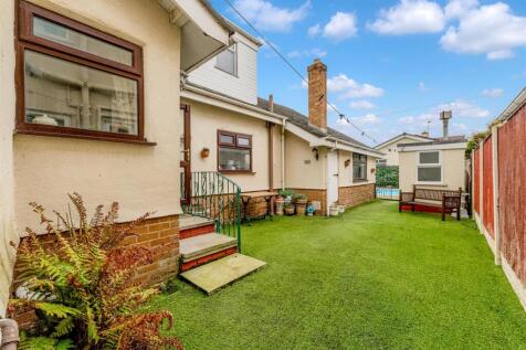 Margaret Road - Rear garden (2)