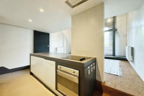 Kitchen to living area (2)