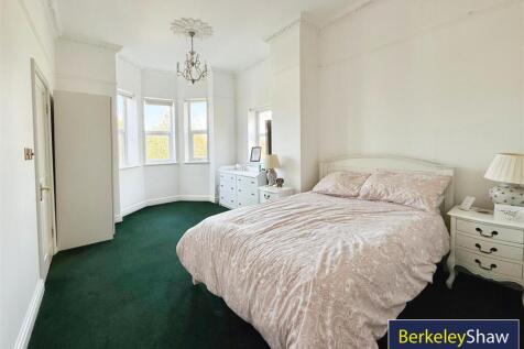 Bedroom 3 (En-suite)