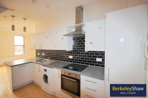 Lounge Open/Fitted Kitchen