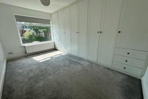 Front Bedroom (1)