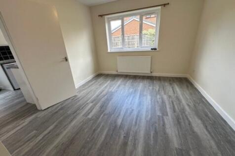 Rear Lounge 1