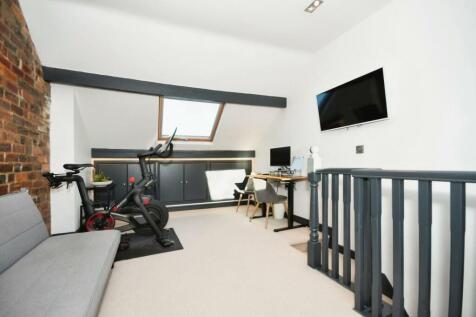 ATTIC BEDROOM 3