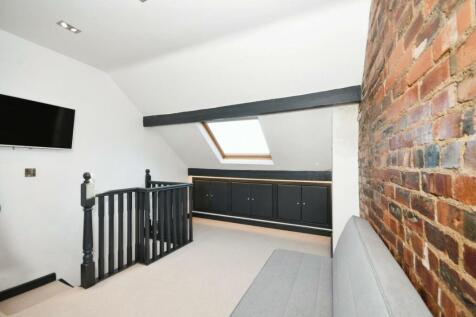 ATTIC BEDROOM 3