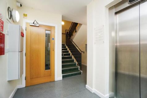 COMMUNAL ENTRANCE