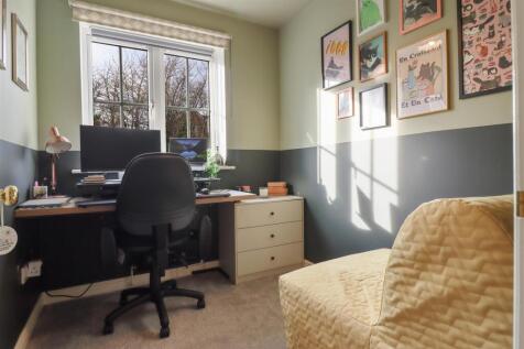 BEDROOM 4