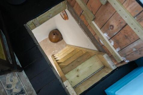 STUDIO ENTRANCE