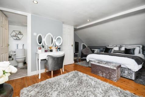 BEDROOM NO.4