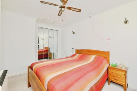 8g9a0BEDROOM900.jpg
