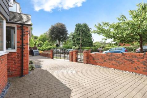 FRONTAGE PARKING