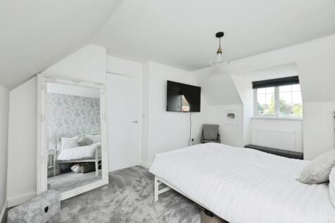 BEDROOM NO.4