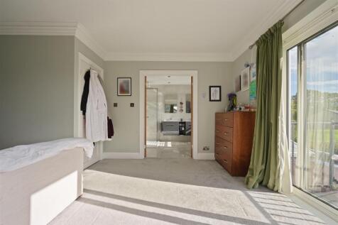 PRIMARY BEDROOM ENSUITE