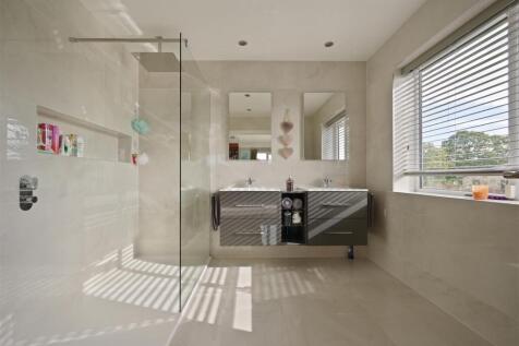 PRIMARY BEDROOM ENSUITE