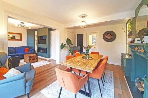 Dining Room &amp; Lounge