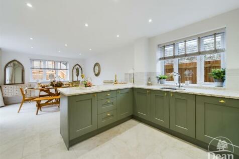 Property Image 8