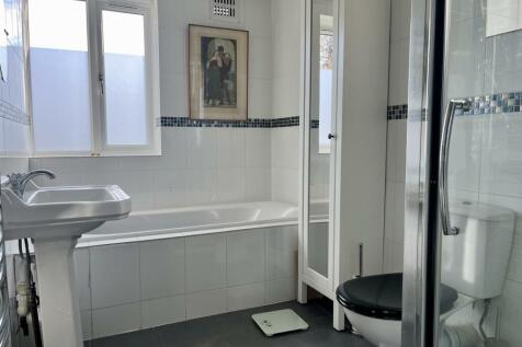 bathroom.JPEG