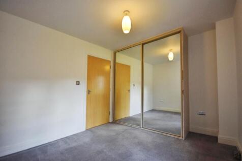 pbox-bedroom-344120.JPG