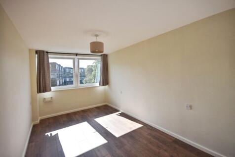 pbox-bedroom-340263.JPG