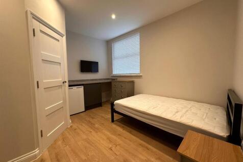bedroom 1.jpeg