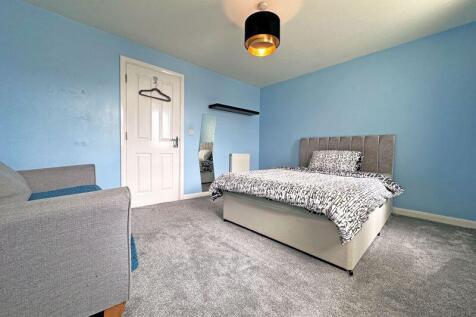 Lounge/Bedroom Four
