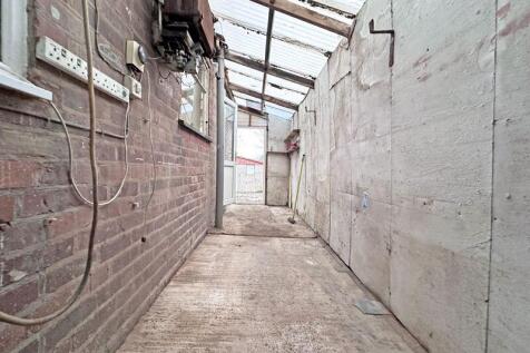 Garage/Lean to