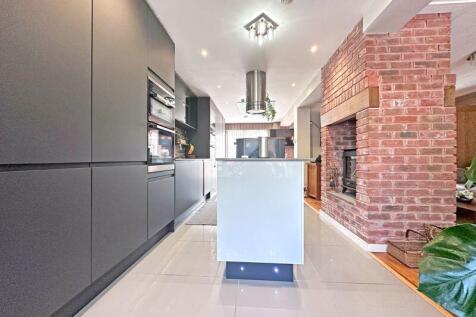 Kitchen/Dining Area