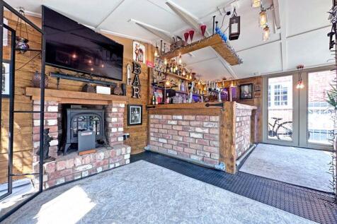 Bar/Games Room