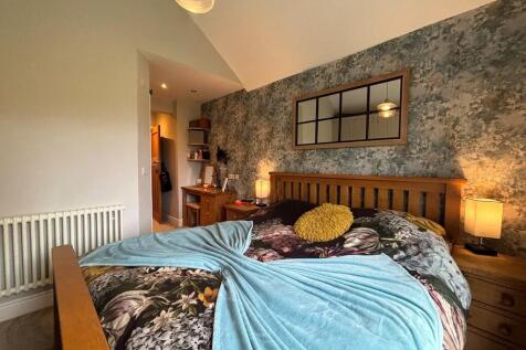 processed-B8E8C03...