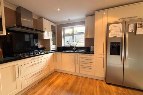 processed-E319999...