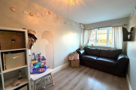 processed-4700DA5...