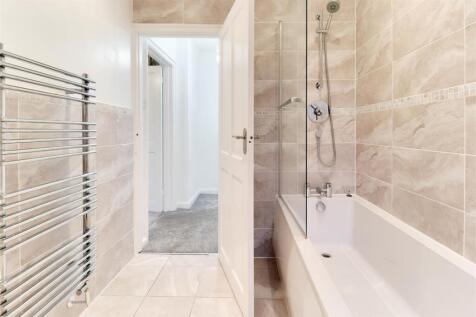 36. Bathroom.jpg