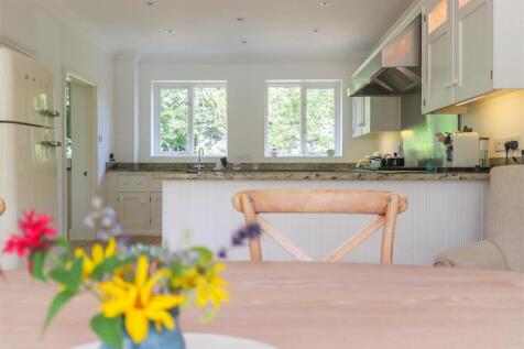 Kitchen 1.1.jpg